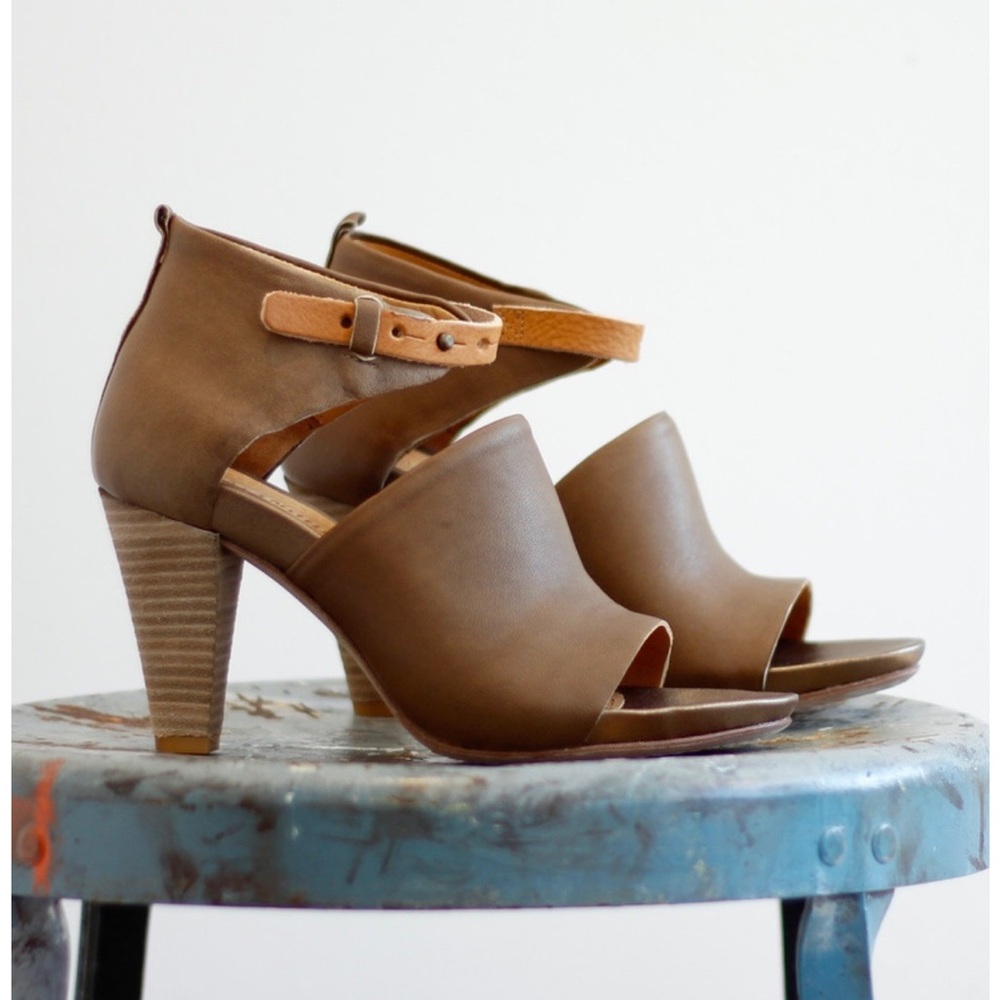 Elegant Brown Women's Heels